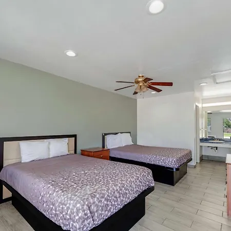 Americas Best Value Inn San Antonio Downtown Riverwalk Exterior photo